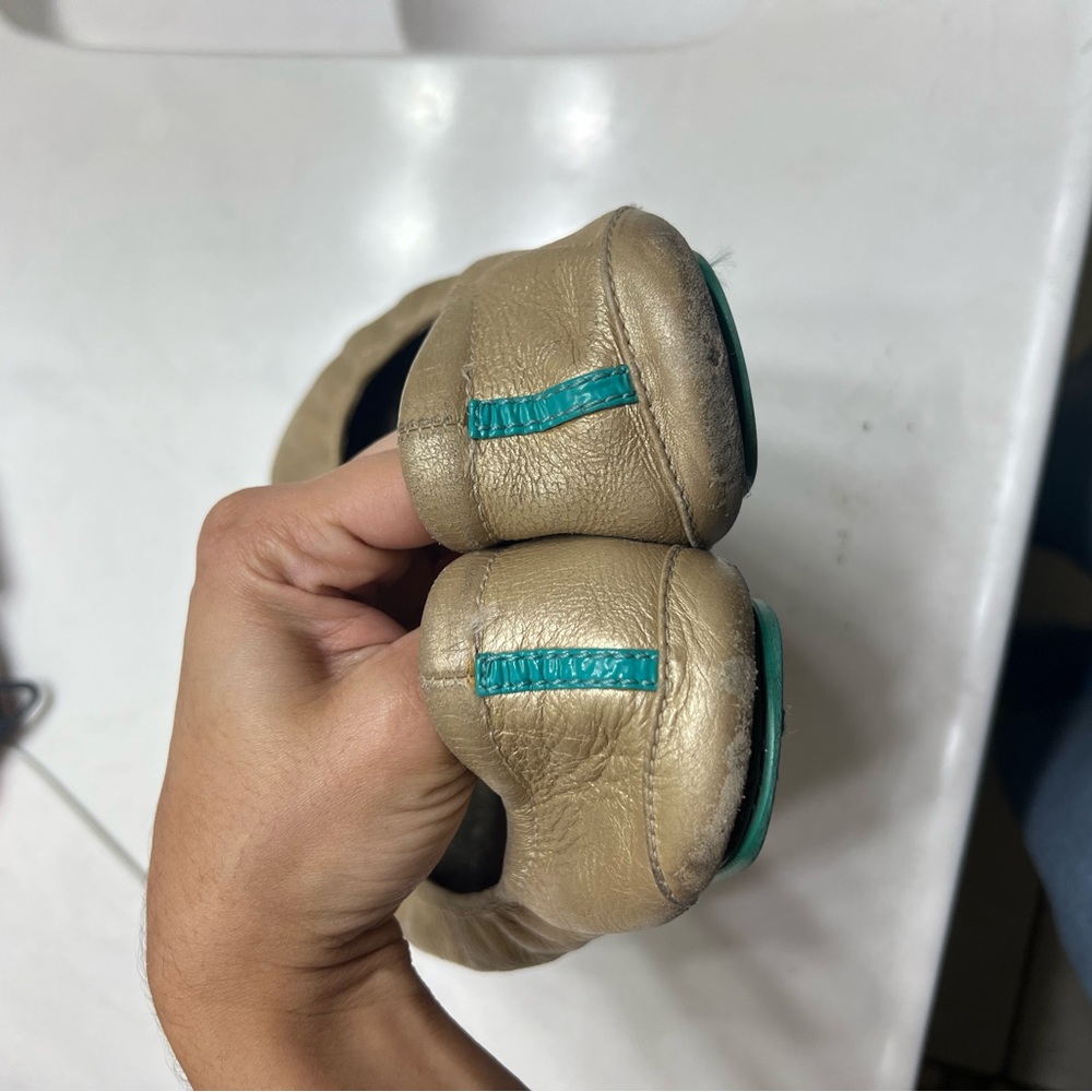 Gold TIEKS size 8 used with many details